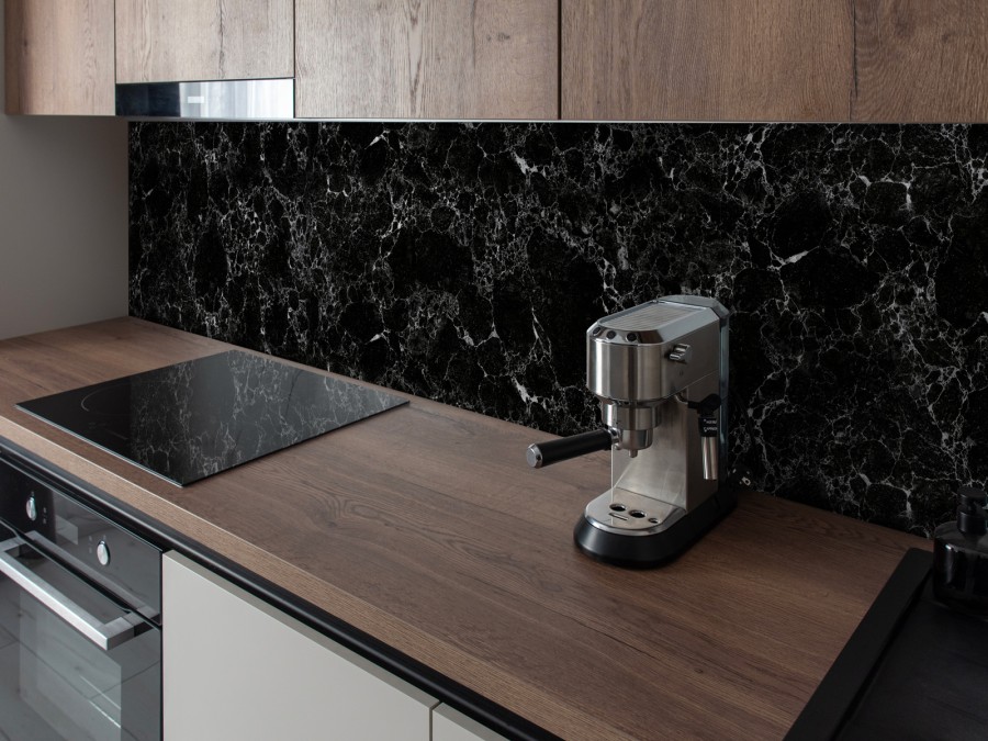 Crédence cuisine adhésive marbre Marquina noir